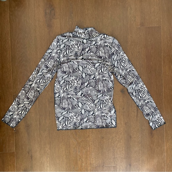 Aritzia Only Turtleneck - Picture 3 of 6